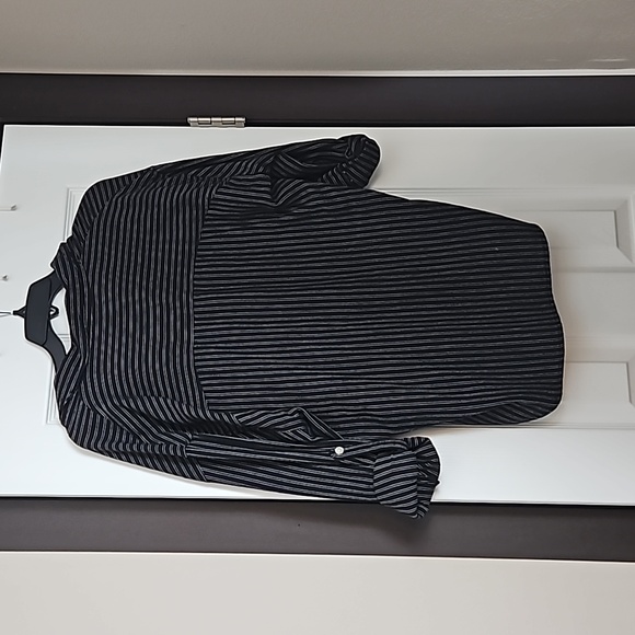 NWT Universal thread pullover blouse/top - Picture 8 of 8